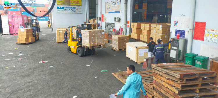 Giá xe tải chở hàng đi Huế mới nhất tại NKP Logistics